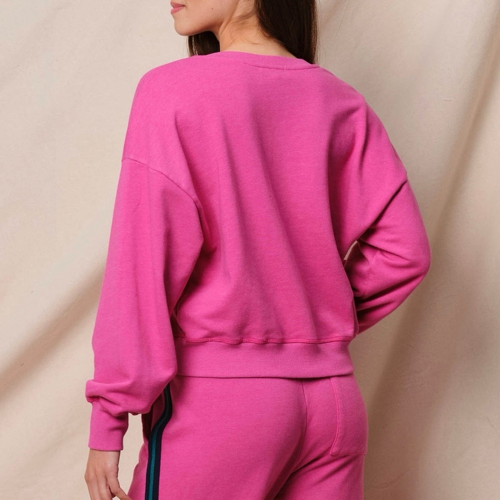 NWT Anthropologie SUNDRY Good Vibes Fuchsia Split Neck Cropped Sweatshirt Size L - Picture 2 of 14